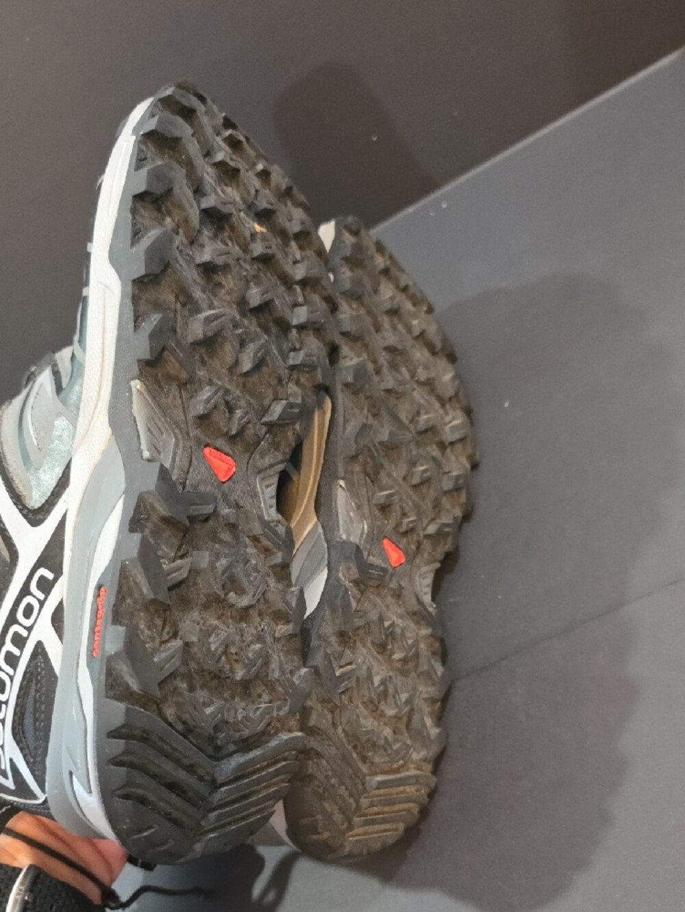 Salomon X Ultra 3 GTX Men's Black and Gray Trail Running Shoes Size 8 - Picture 11 of 11